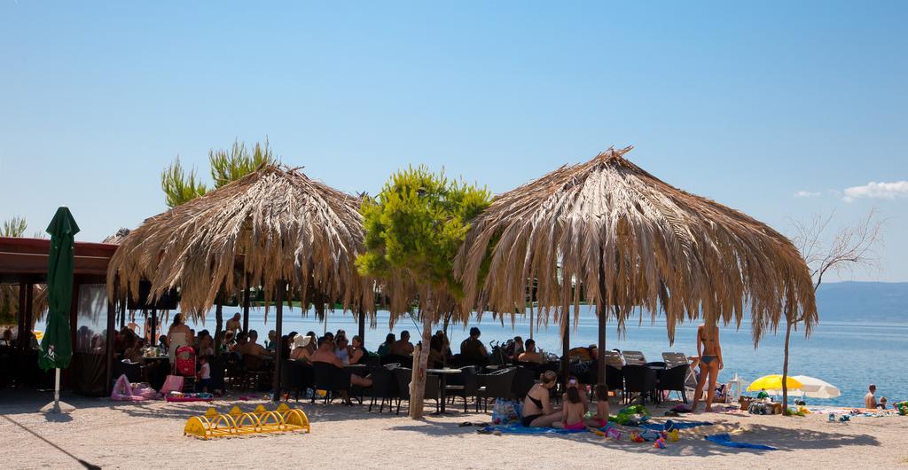 Luxury Beach Front Apt With Seaside View And Free Parking สปลิท ภายนอก รูปภาพ
