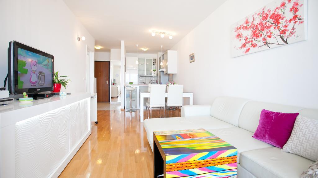 Luxury Beach Front Apt With Seaside View And Free Parking สปลิท ภายนอก รูปภาพ