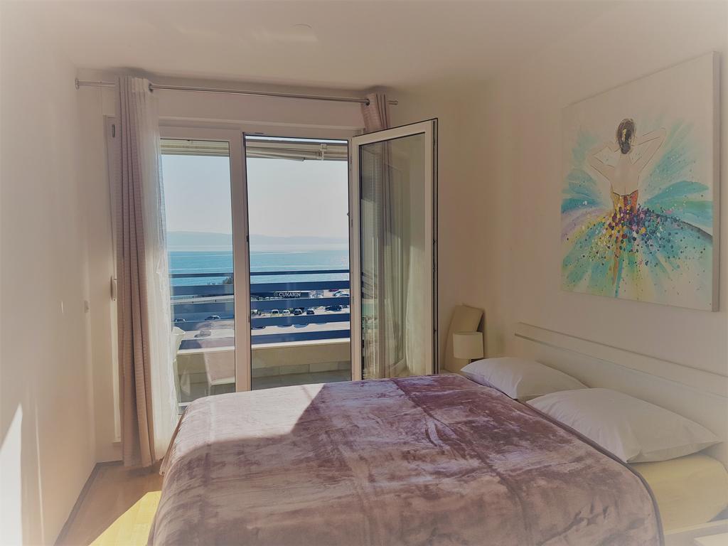 Luxury Beach Front Apt With Seaside View And Free Parking สปลิท ภายนอก รูปภาพ